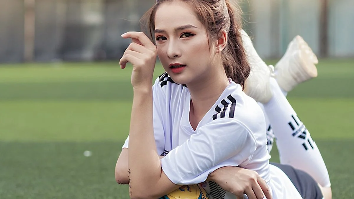 阿尔瓦雷斯成欧洲最抢手前锋的主场因素与赛事组织